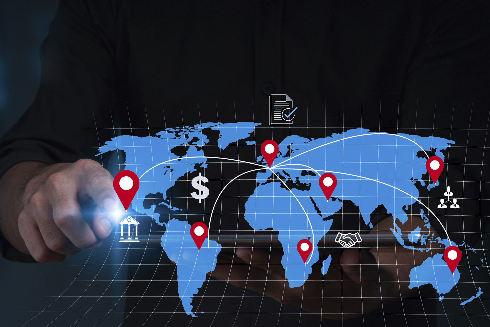 Cước hàng không liên tục tăng do thời tiết và chiến tranh