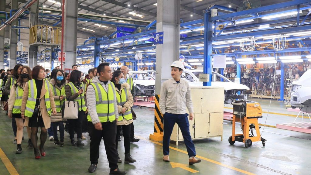 LOGISTICS MANAGEMENT WORKFORCE IN VIETNAM & THE PARADOX OF “SHORTAGE – SURPLUS”